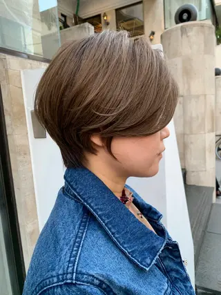 ショート カラー ミヤザキ タクトのヘアスタイル