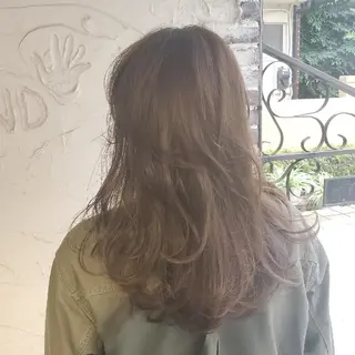 セミロング カラー フリーランス所属・韓国ヘア レイヤー くびれヘアMATSUのヘアスタイル