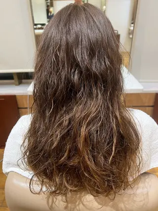 ロング 村中 逸紀のヘアスタイル