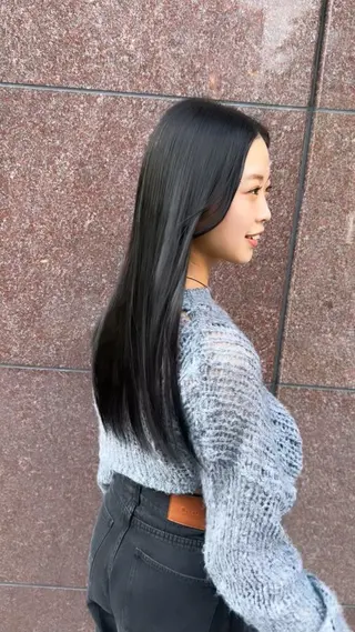 ロング 石本 眞優のヘアスタイル