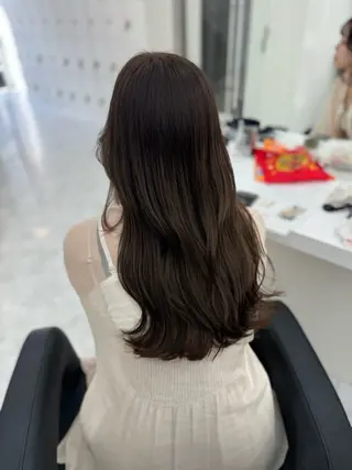 カラー 🤍Mei🤍赤み消 し透明感ツヤカラーのヘアスタイル