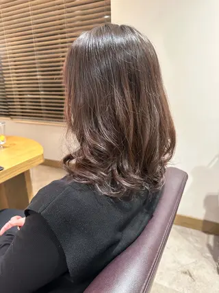 セミロング 横山 美由紀のヘアスタイル
