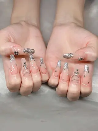 ネイル Lee Nailsのネイルデザイン
