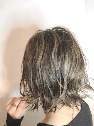 ミディアム カラー m ā l o. マァロのヘアスタイル