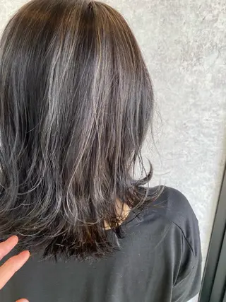 ミディアム カラー Kobayashi ハイライト/ショートのヘアスタイル