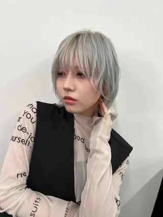 ショート カラー ヘアアレンジ ボブ/透明感ベージュ 🫧クルミ🌟のヘアスタイル