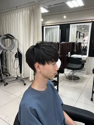 ショート カラー パーマ メンズ 【シャドウパーマ センターパート】義心のヘアスタイル