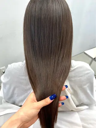 ロング 山口 モエのヘアスタイル