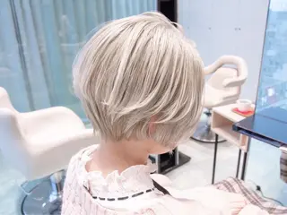 ショート カラー Re:ta Hair 飯田淳平のヘアスタイル