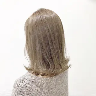 ショート カラー レイヤーカット 透明感カラーのヘアスタイル