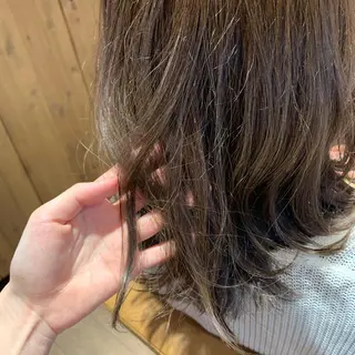 ミディアム CHIC 岩下真衣のヘアスタイル