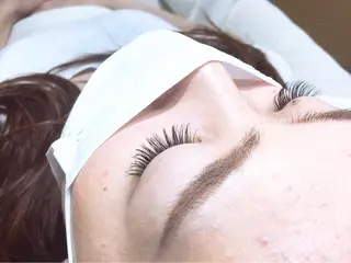 ロング カラー パーマ ヘアアレンジ キッズ ネイル マツエク・マツパ brille ~eyelash~のマツエク・マツパデザイン