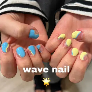 ネイル 暖色ｶﾗｰ/ﾚｲﾔｰ ｶｯﾄ/Yunaのヘアスタイル