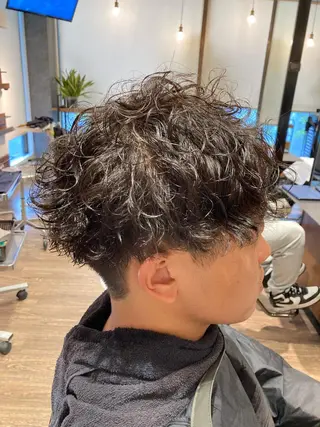 ショート パーマ メンズ 橋本 和弥のヘアスタイル