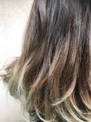 セミロング カラー vato マンツーマンサロンのヘアスタイル