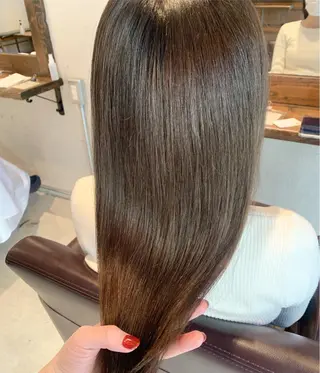 ロング カラー 透明感/オリーブ/ グレージュ/YUKAのヘアスタイル