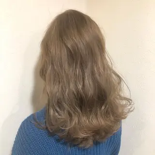 セミロング カラー 工藤 綾華のヘアスタイル