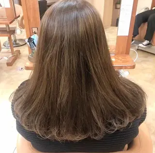 ロング カラー パーマ モリオフロムロンドン池袋店所属・冨永 さやかのヘアスタイル