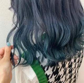 ミディアム カラー hair salon dot.tokyo color所属・MANAMI 🥀ウルフカットのヘアスタイル