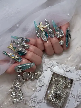 ネイル MADIA所属・momo .のネイルデザイン