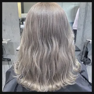 ミディアム カラー パーマ ヘアアレンジ メンズ キッズ ネイル マツエク・マツパ アイブロウ ☃️髪質改善🉐割✨ ❄️“ever”❄️のヘアスタイル