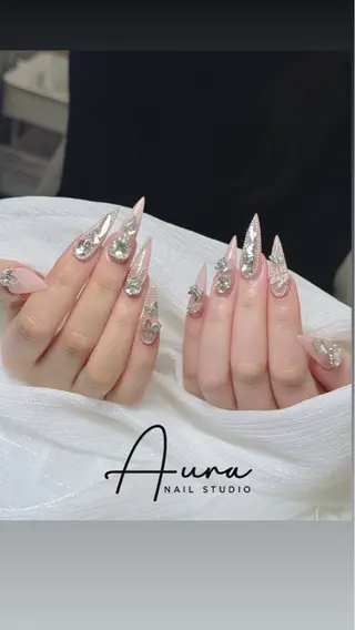 ネイル Aura Nail Studioのネイルデザイン