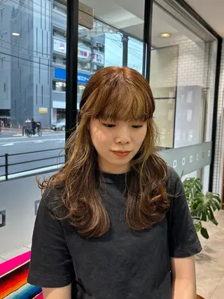 セミロング shoko/ 海外ガール風パーマのヘアスタイル