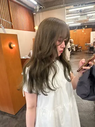 ロング カラー 金子 詞音のヘアスタイル