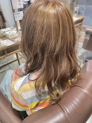 ミディアム カラー 美髪・髪質改善 有田怜平のヘアスタイル