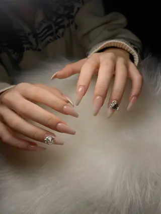 ネイル 岡田 野良のネイルデザイン