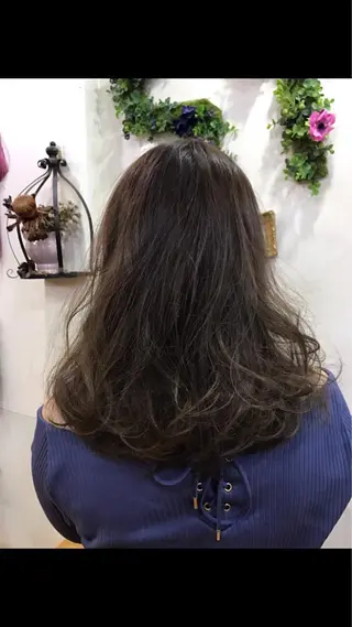 セミロング カラー パーマ Tina所属・「Tina」一木 智之のヘアスタイル