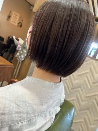 ミディアム B-rilliant ビーリリアント所属・今井 里美のヘアスタイル
