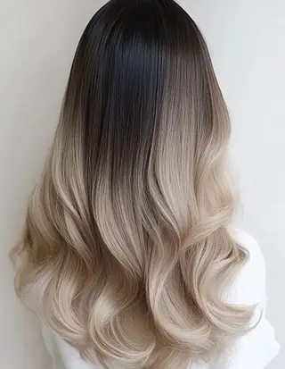 セミロング カラー ハイトーン/レイヤー SHUNのヘアスタイル