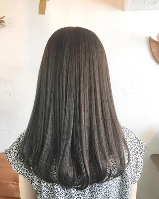 セミロング 松田 由紀子のヘアスタイル