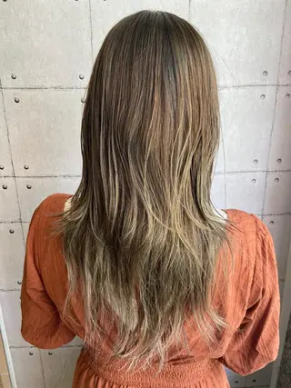 セミロング カラー 🐺ウルフ/レイヤー 似合わせ‎🤍沙羅のヘアスタイル