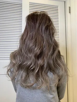 ロング 渋谷ハイトーン/ デザインカラー阿部のヘアスタイル