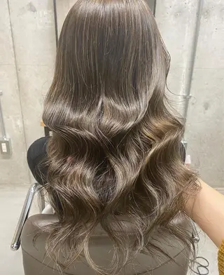 セミロング カラー GiseL アンリのヘアスタイル