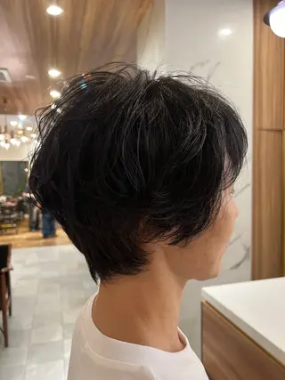 ショート 村中 逸紀のヘアスタイル