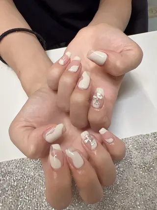 ネイル Guarendo錦糸町店所属・ガレンドウ 白澤 愛子のネイルデザイン