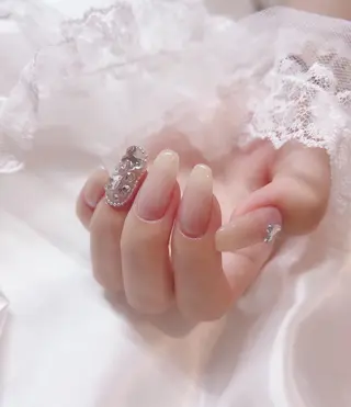 ネイル HENECY🍓 momokaのネイルデザイン