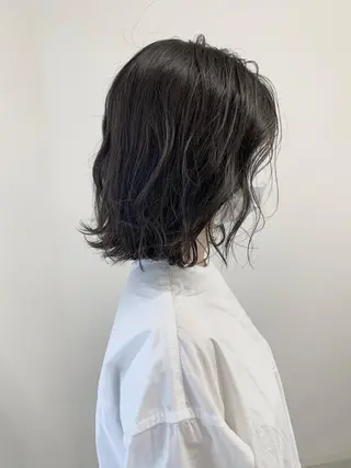 ミディアム カラー 色白に見える暗髪 梅田・増田のヘアスタイル