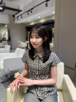 ミディアム 谷 亜澄のヘアスタイル