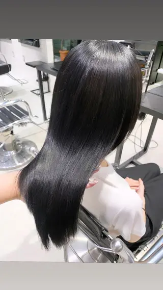 ロング カラー 透明感/オリーブ/ グレージュ/YUKAのヘアスタイル