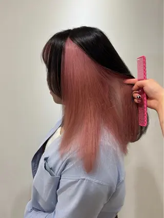 セミロング カラー ハイトーン/ウルフ/ レイヤー/Asukaのヘアスタイル