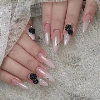 ネイル Maggie Nail🦩のネイルデザイン