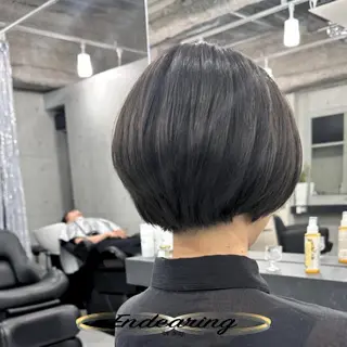 ショート Endearing 銀座/レイヤーカットのヘアスタイル