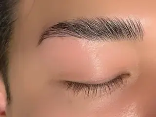 メンズ アイブロウ LASH & BROW GYM 三宮元町店所属・EYEBROW  & LASH GYMの眉毛・アイブロウイメージ