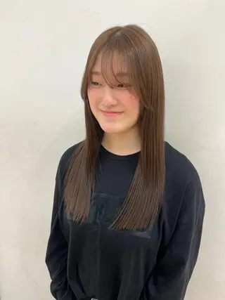 ロング カラー 荒川 三希のヘアスタイル