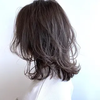 ミディアム カラー グランジヘア 無造作ヘアHYUGAのヘアスタイル