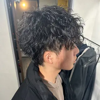 メンズ 表参道フェザーパーマ ニュアンスパーマのヘアスタイル